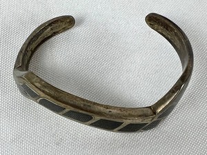 lot 80 image: Vintage Silver and Onyx Bracelet