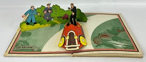 lot 37 image: Vintage Dick Tracy Pop Up Book