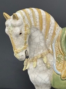 lot 29 image: Ceramic Vintage Dynasty Horse Figurine