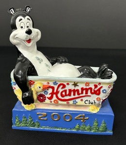 lot 82 image: Hamms Beer Bear 2004 Collectors Club Members Ceramic Plaque