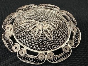lot 51 image: Vintage Butterfly Filigree Brooch