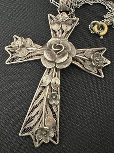 lot 54 image: Vintage Filigree Cross Necklace