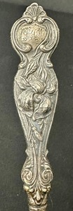 lot 31 image: Antique Sterling Silver Shoe Horn