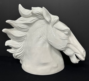 lot 32 image: Bold and Striking Decorative Ceramic Large Horse Head