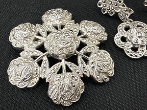 lot 154 image: Vintage Sterling Silver Brooch and Earrings Set
