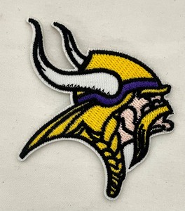 lot 131 image: 10 Minnesota Vikings Football Patches