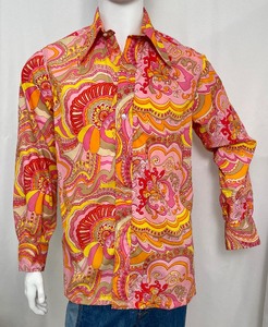 lot 138 image: Vintage Pink Paisley Dress Shirt