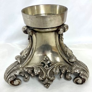 lot 200 image: Stunning Large and Heavy Silver Plated Candle Holder