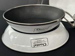 lot 183 image: New Chantal Cookware