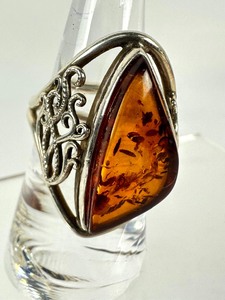 lot 174 image: Sterling and Amber Ring