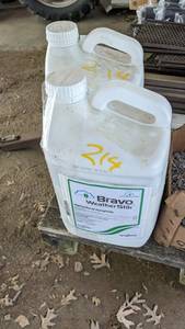lot 212 image: Bravo WeatherStik agricultural fungicide, 2.5 gallon 