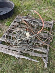 lot 145 image: Lot of 5 metal cables. Various sizes and lengths