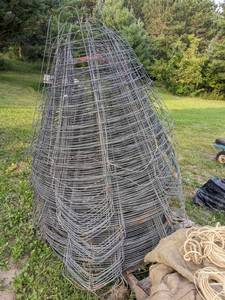 lot 147 image: Lot of 30-40 Cone wire Nursery baskets  Burlap  Twine