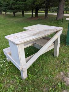 lot 173 image: Shooting Bench for target shootinggun siting