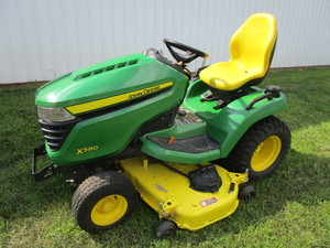lot 1 image: JD X590 25.5hp Lawn Tractor