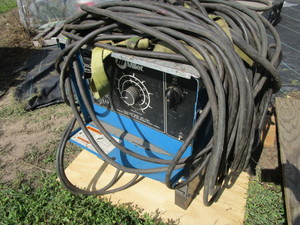lot 9 image: Miller Dialarc Welder