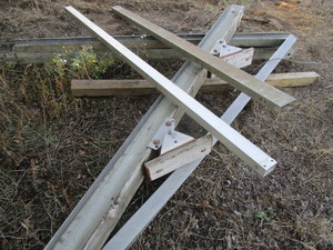 lot 28 image: Aluminum Studs, Beams
