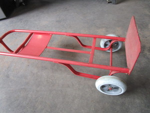 lot 123 image: Hand Truck