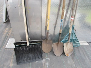 lot 133 image: Hand Tools & Shovels