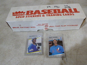lot 34 image: 1989 Fleer Baseball Card Factory Set