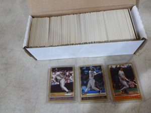 lot 42 image: 1998 Topps Baseball Card Complete Set