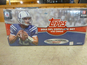 lot 45 image: 2012 Topps Football Card Factory Sealed Set