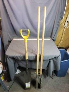 lot 2 image: Trench Spade and Post Hole Digger