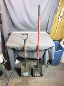 lot 3 image: Lot of 2 Shovels