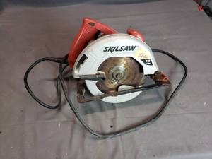 lot 28 image: Skilsaw
