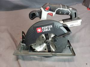 lot 29 image: Porter Cable Circular Saw - Tool Only