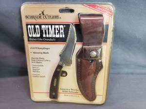 lot 35 image: Old Timer 152OT Sharpfinger by Schrade with Leather Sheath