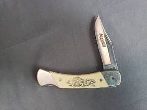 lot 44 image: Schrade Scrimshaw Knife