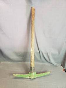 lot 52 image: Pick Axe