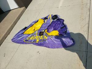 lot 70 image: OBrien Delta Double Towable Tube in Tote