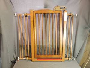 lot 99 image: Heavy Wood Baby  Pet Gate