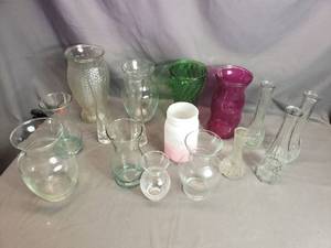 lot 102 image: Various Flower Vases