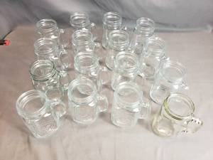 lot 114 image: 16 Jar Drinking Glasses