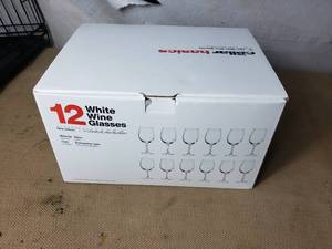 lot 119 image: 12 New in Box White Wine Glasses