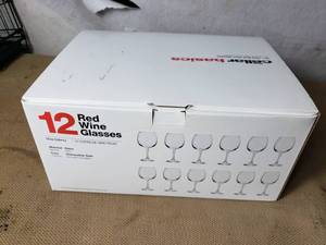 lot 120 image: 12 New in Box Red Wine Glasses