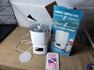 lot 122 image: Oster Ice Cream Maker