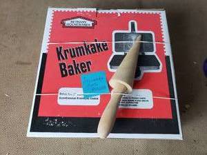 lot 125 image: New Kumkake Baker and Cone Roller