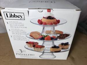 lot 133 image: Libbey Cake  Dessert Plates