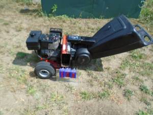 lot 103 image: 6 hp Chippershredder. Used condition. Tested & works. As shown.