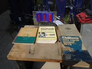 lot 118 image: Vintage service manuals. As shown.