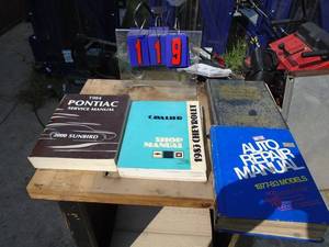 lot 119 image: Vintage service manuals. As shown.