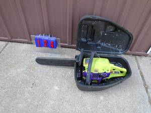 lot 124 image: Poulan 18 wild thing chainsaw with case. Tested & works. As shown.