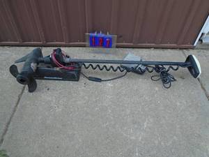 lot 127 image: Minkota bow mount foot activated trolling motor. Used condition. As shown.