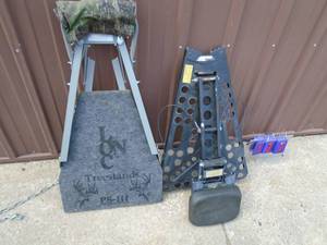 lot 137 image: Qty of 2 tree stands. As shown.