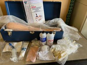 lot 3 image: WOW MSRP $1300 Appears New Nasco Lifeform LF03632U Child CriSis Intraosseous InfusionFemoral Access Leg On Stand with Manual and Hard Case