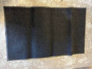lot 55 image: Entryway Mat 5 x 3 - Good Condition